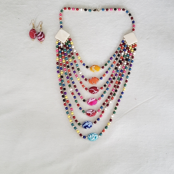 Indian boutique Jewelry - Beautiful multicolored beads necklace brand new